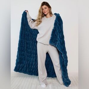 COMFRT 60x80 LARGE Blanket- TWILIGHT $103 ON WEBSITE.